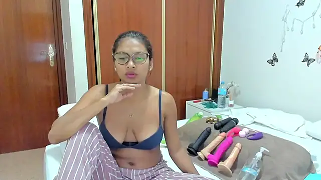 Honney sugar19 online show from November 14, 2025, 10:35 pm