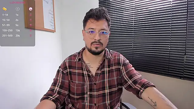 Snapshot of DaviidEvans_ chatting on December 13, 2024, 4:27 pm DaviidEvans  online show from December 13, 2024, 4:27 pm