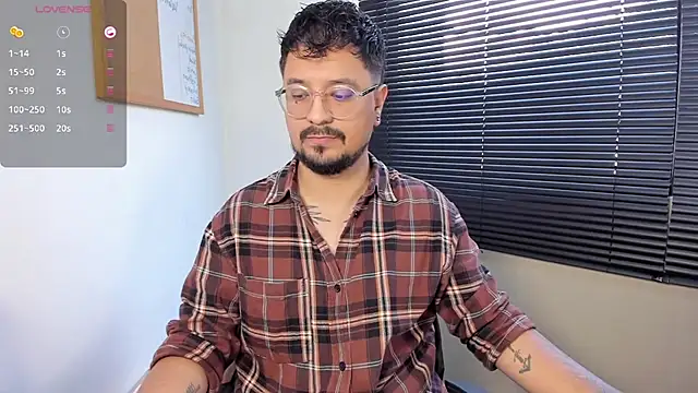 Snapshot of DaviidEvans_ chatting on December 12, 2024, 2:11 pm DaviidEvans  online show from December 12, 2024, 2:11 pm