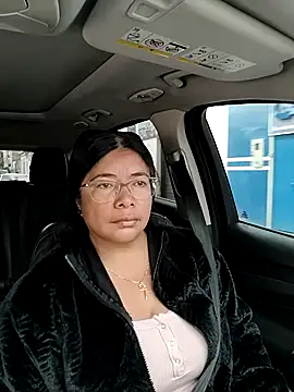   valentina18 online show from April 1, 2026, 1:52 pm