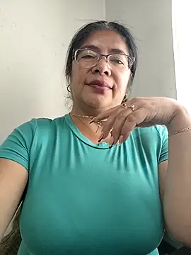   valentina18 online show from November 18, 2025, 7:28 pm