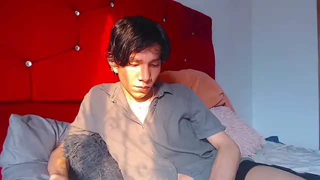 LAICK 01 online show from March 26, 2026, 9:46 pm