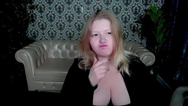 Snapshot of Tinker_Belll chatting on September 23, 2025, 7:10 pm Tinker Belll online show from September 23, 2025, 7:10 pm