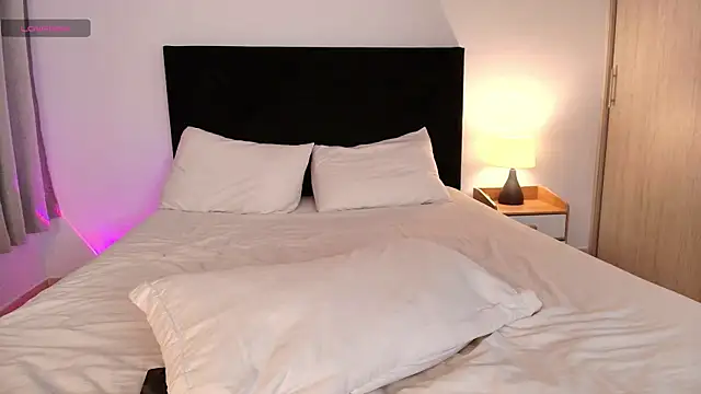 Snapshot of sara69fox chatting on April 16, 2026, 1:50 am sara69fox online show from April 16, 2026, 1:50 am