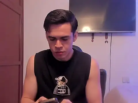 Lucian Gomez  online show from October 13, 2025, 6:42 pm