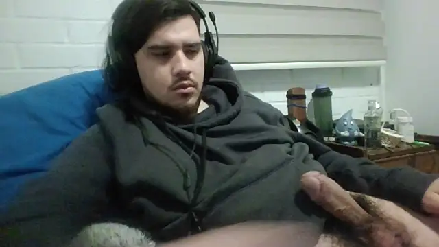 Snapshot of hung_weeb chatting on July 8, 2026, 4:46 am hung weeb online show from July 8, 2026, 4:46 am