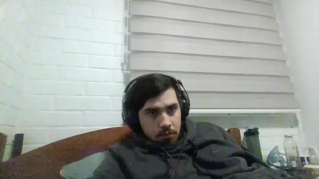 Snapshot of hung_weeb chatting on June 26, 2026, 1:22 am hung weeb online show from June 26, 2026, 1:22 am