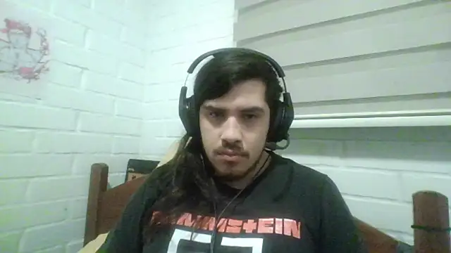 Snapshot of hung_weeb chatting on October 21, 2025, 12:54 am hung weeb online show from October 21, 2025, 12:54 am