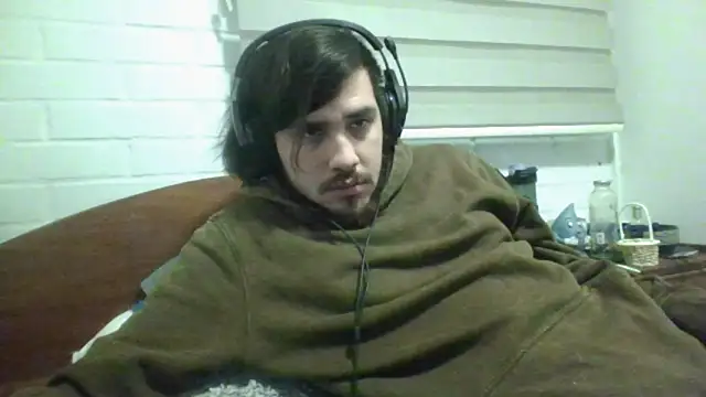 Snapshot of hung_weeb chatting on June 24, 2026, 2:32 am hung weeb online show from June 24, 2026, 2:32 am