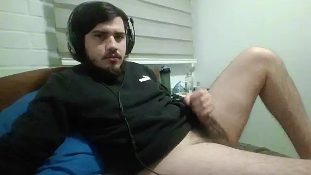 Snapshot of hung_weeb chatting on July 5, 2026, 5:58 am hung weeb online show from July 5, 2026, 5:58 am