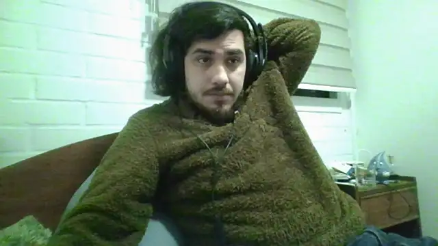 Snapshot of hung_weeb chatting on July 28, 2026, 4:09 am hung weeb online show from July 28, 2026, 4:09 am