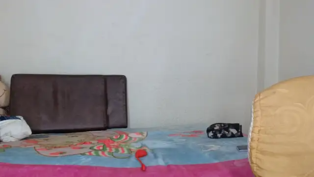 Courtney Valeria online show from July 31, 2026, 9:01 pm