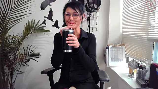 Snapshot of City_Kat chatting on November 3, 2025, 5:38 pm City Kat online show from November 3, 2025, 5:38 pm