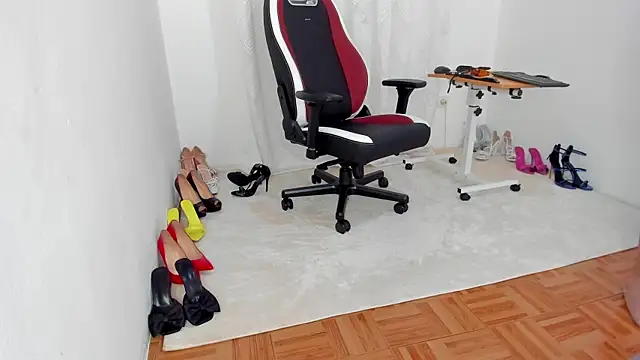 gingirel  online show from March 7, 2025, 12:04 am