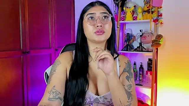 eymy-hadid online show from December 18, 2025, 4:22 pm