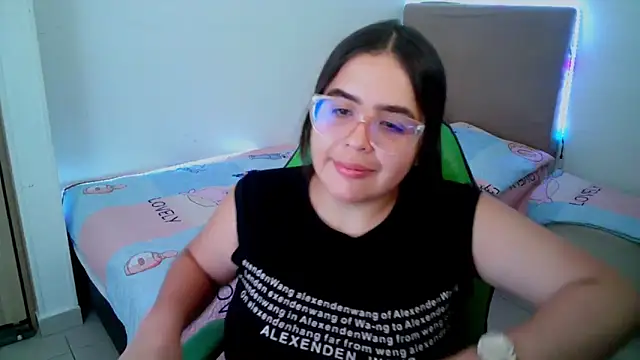 Snapshot of _alicia_z chatting on February 20, 2025, 12:19 am alicia z online show from February 20, 2025, 12:19 am