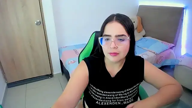 Snapshot of _alicia_z chatting on February 28, 2025, 5:37 pm alicia z online show from February 28, 2025, 5:37 pm