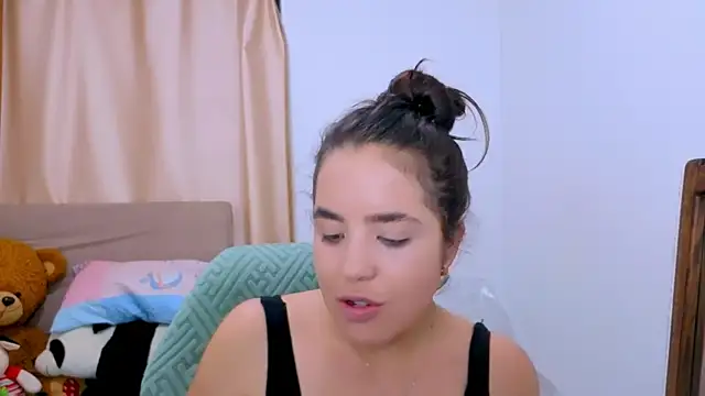 Snapshot of _alicia_z chatting on February 6, 2026, 4:08 am alicia z online show from February 6, 2026, 4:08 am