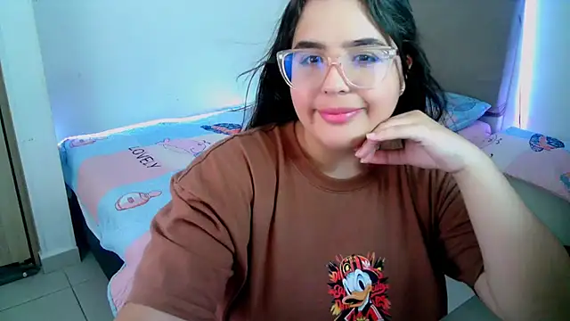 Snapshot of _alicia_z chatting on February 11, 2025, 6:33 pm alicia z online show from February 11, 2025, 6:33 pm