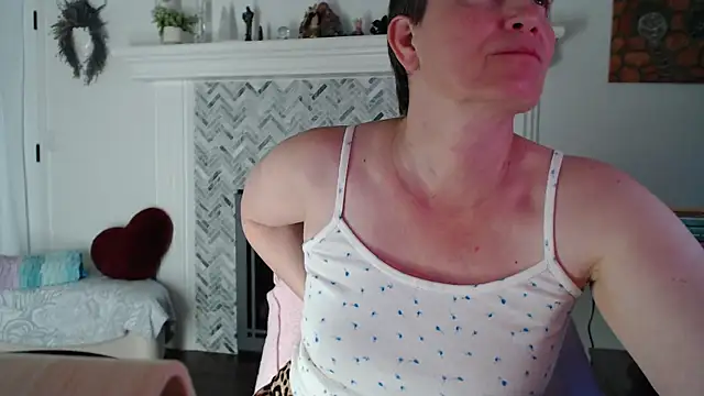 Snapshot of AuroraWillows chatting on March 11, 2026, 2:38 am AuroraWillows online show from March 11, 2026, 2:38 am