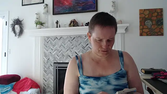 Snapshot of AuroraWillows chatting on April 13, 2026, 3:05 pm AuroraWillows online show from April 13, 2026, 3:05 pm