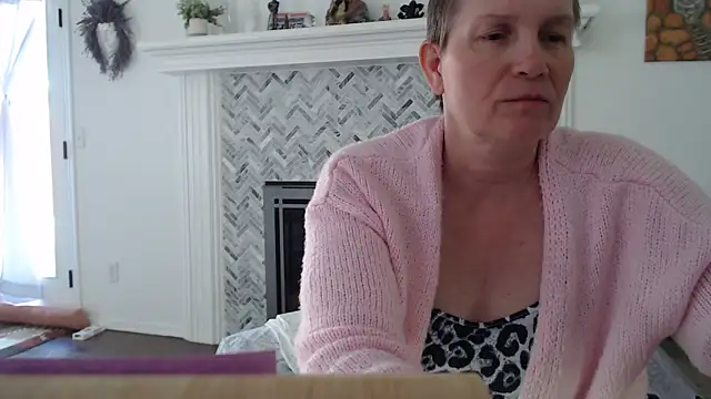 AuroraWillows online show from February 20, 2026, 6:32 pm