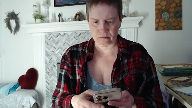 Snapshot of AuroraWillows chatting on March 17, 2026, 2:14 am AuroraWillows online show from March 17, 2026, 2:14 am