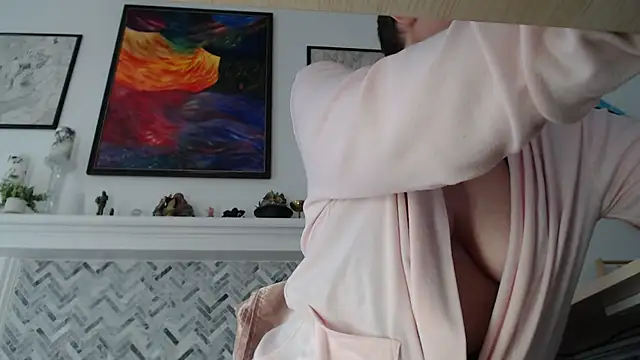 Snapshot of AuroraWillows chatting on April 11, 2026, 4:10 pm AuroraWillows online show from April 11, 2026, 4:10 pm