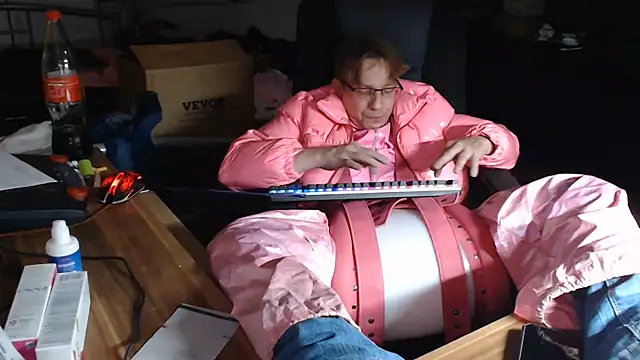 Fem-Boy40 online show from June 8, 2026, 12:38 am
