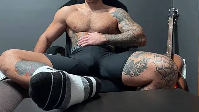 Mr YourGod online show from November 3, 2025, 5:01 am