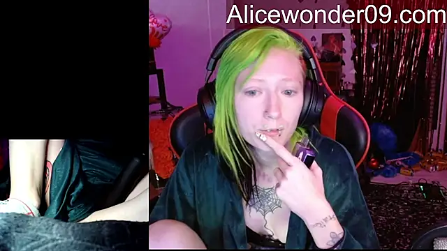 alicewonder09 online show from February 17, 2026, 8:11 am