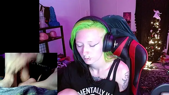 alicewonder09 online show from December 18, 2025, 5:01 am