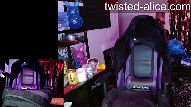 alicewonder09 online show from April 17, 2026, 3:31 am