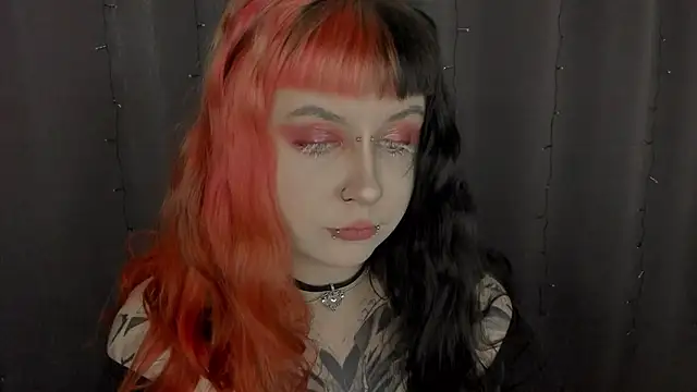 t0riayun0 online show from February 20, 2026, 10:06 am