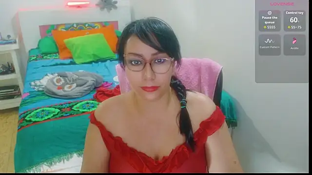 Snapshot of hottplay chatting on July 18, 2026, 4:04 pm hottplay online show from July 18, 2026, 4:04 pm
