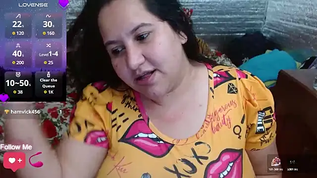 EMILY-NESSA online show from November 11, 2025, 11:42 pm