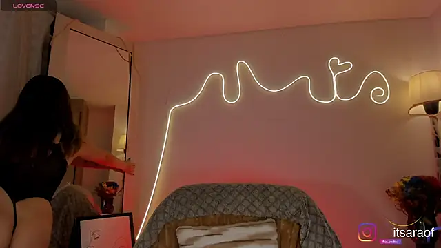 sara cruz011 online show from September 29, 2025, 11:21 pm