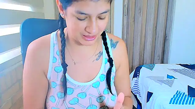 sara2520 online show from March 24, 2026, 5:46 pm