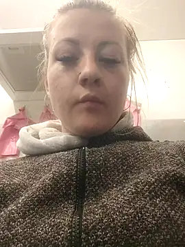 Snapshot of Kristi_Ricky chatting on March 19, 2025, 3:19 pm Kristi Ricky online show from March 19, 2025, 3:19 pm