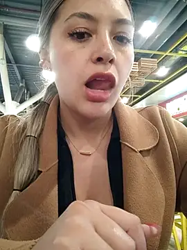 Snapshot of alana_69 chatting on February 13, 2026, 9:37 pm alana 69 online show from February 13, 2026, 9:37 pm