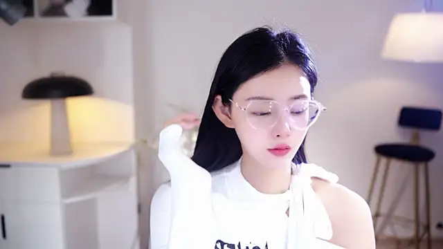 Ocean--Lili online show from January 11, 2026, 2:13 pm