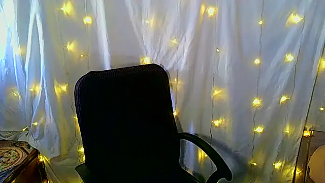 Snapshot of Victoria_Marks chatting on September 27, 2025, 4:51 am Victoria Marks online show from September 27, 2025, 4:51 am