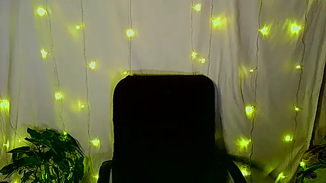 Victoria Marks online show from November 30, 2025, 3:18 am