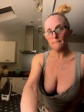 Snapshot of Alzibar337136_ chatting on January 11, 2026, 8:27 pm Alzibar337136 online show from January 11, 2026, 8:27 pm