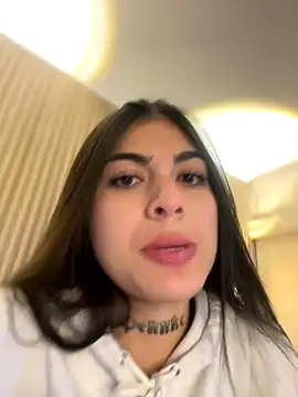 Snapshot of Sarasanders_4 chatting on October 3, 2025, 2:37 am Sarasanders 4 online show from October 3, 2025, 2:37 am