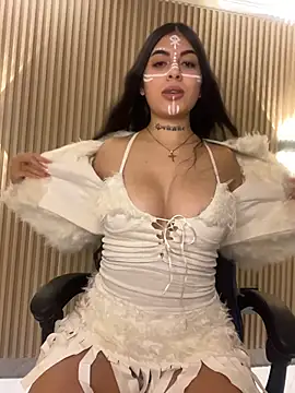 Sarasanders 4 online show from October 26, 2025, 3:51 am