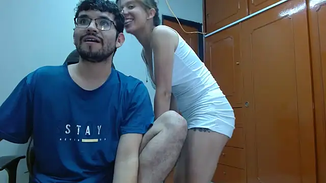 Snapshot of Isaandysex2428 chatting on February 18, 2025, 1:10 am Isaandysex2428 online show from February 18, 2025, 1:10 am