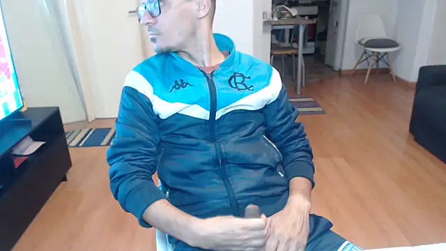 guachin hunk online show from June 16, 2026, 11:05 pm