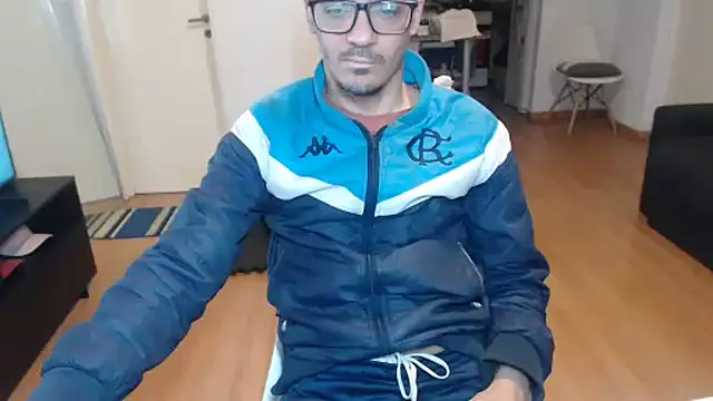 guachin hunk online show from June 15, 2026, 9:47 pm