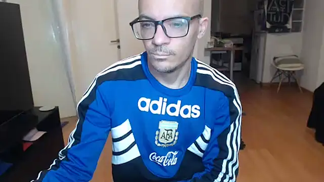 guachin hunk online show from July 18, 2026, 11:24 pm